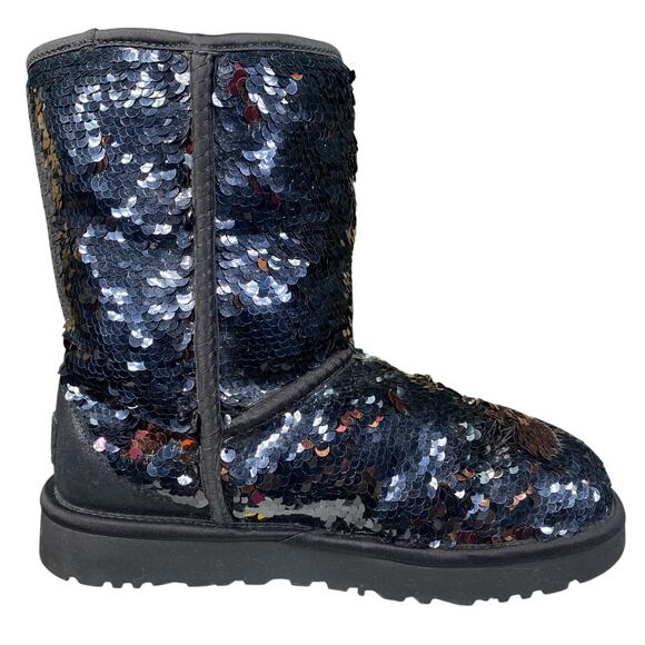 UGG Women’s Classic Short Black Cosmos Sequin Winter Boot Size US 6 - Picture 4 of 10